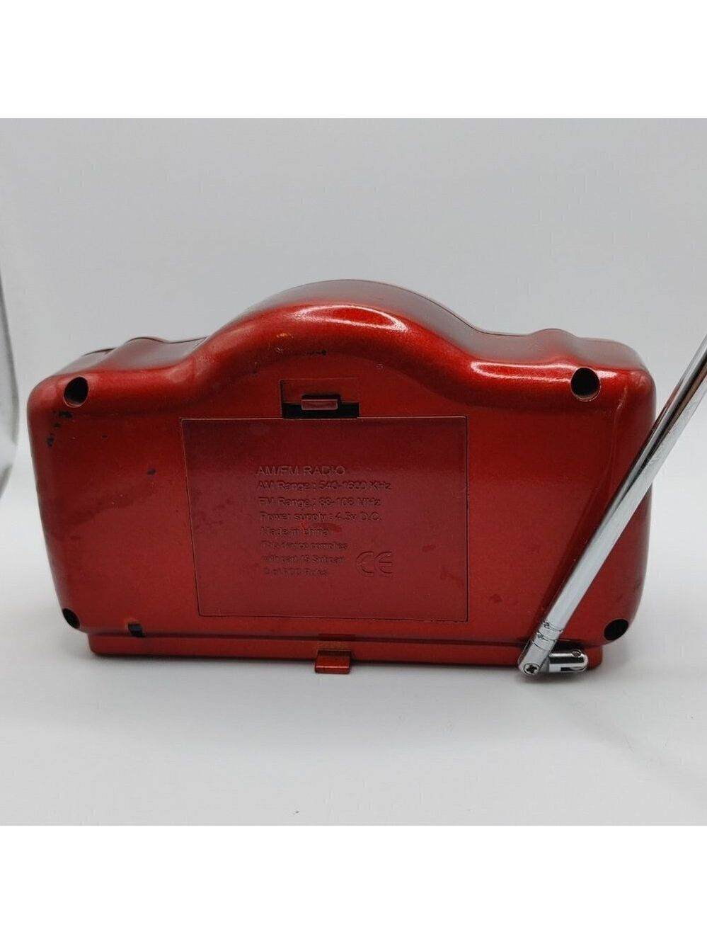 Vintage Tucky Red Transistor Battery Operated AM/FM Radio - Picture 3 of 5